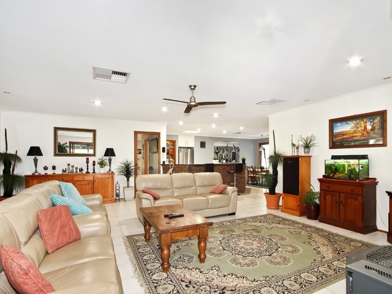 4 St Ives Way, Onkaparinga Hills SA 5163