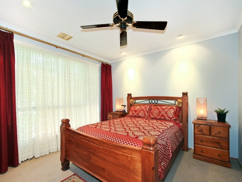 4 St Ives Way, Onkaparinga Hills SA 5163