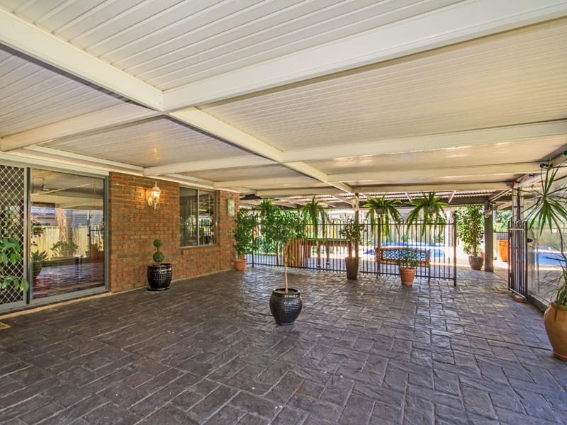 4 St Ives Way, Onkaparinga Hills SA 5163