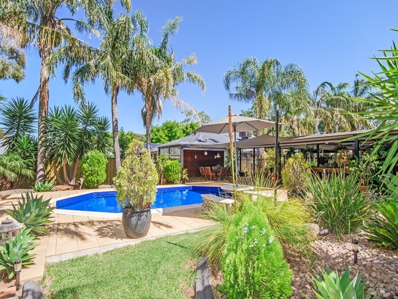 4 St Ives Way, Onkaparinga Hills SA 5163