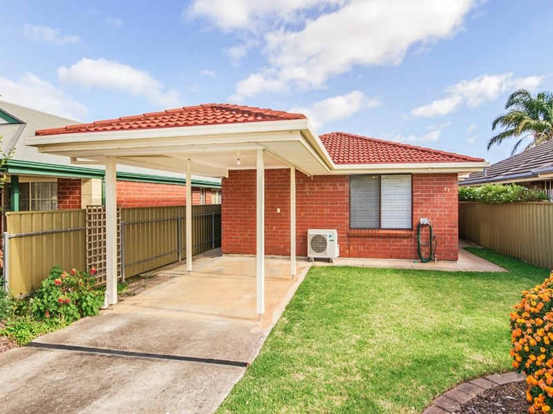 27 Champagne Crescent, Woodcroft SA 5162