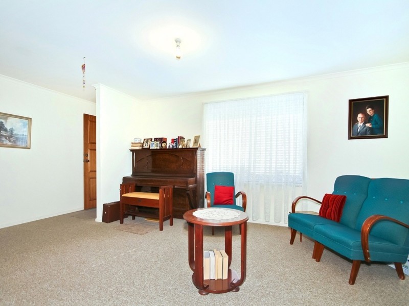 27 Champagne Crescent, Woodcroft SA 5162