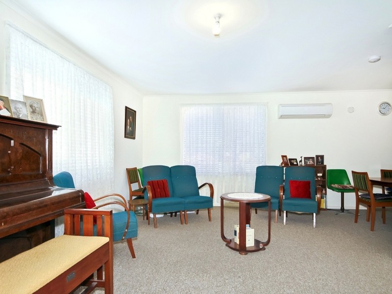 27 Champagne Crescent, Woodcroft SA 5162