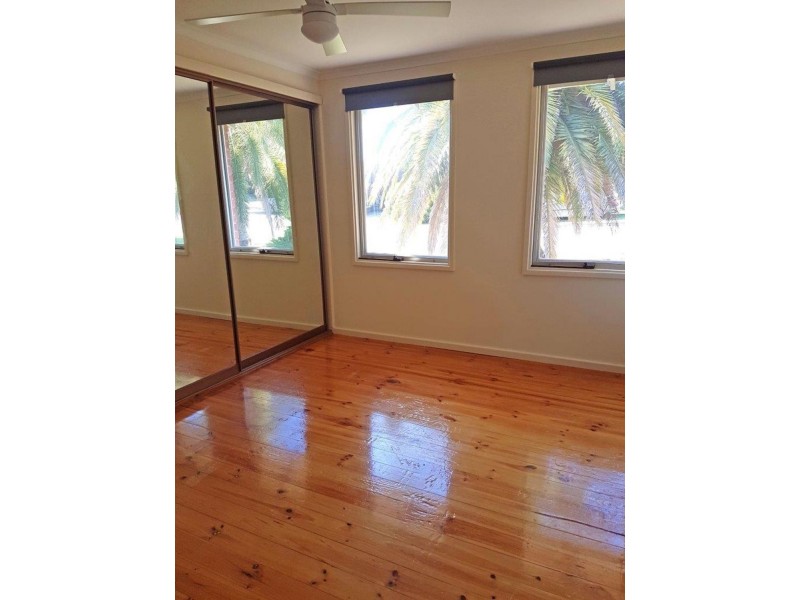 25 Hagen Crescent, Hackham West SA 5163