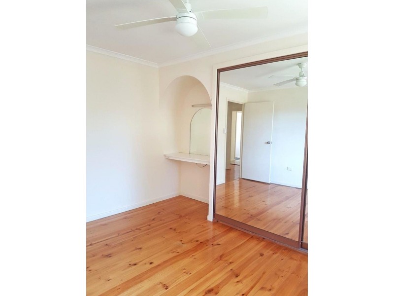 25 Hagen Crescent, Hackham West SA 5163