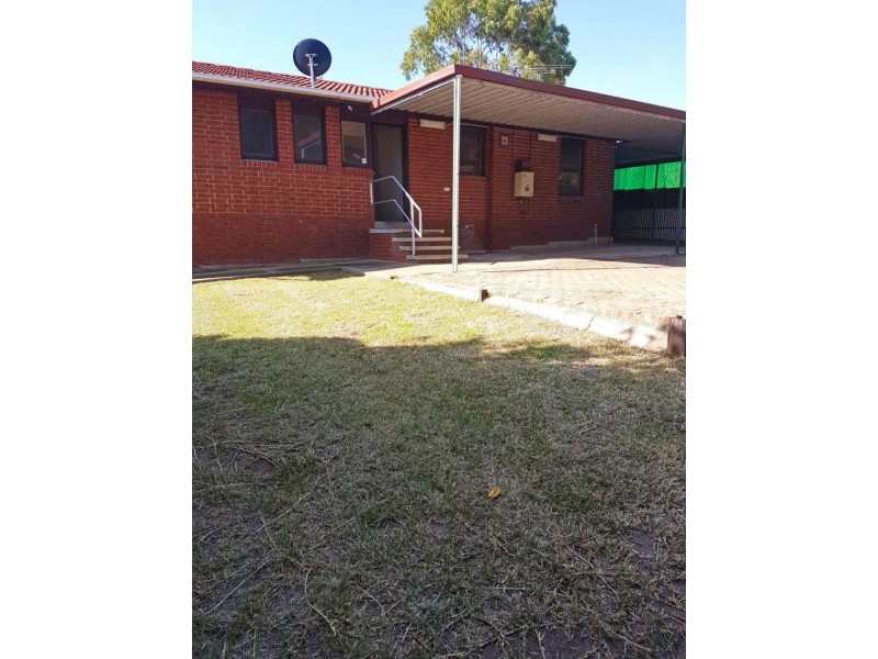 25 Hagen Crescent, Hackham West SA 5163