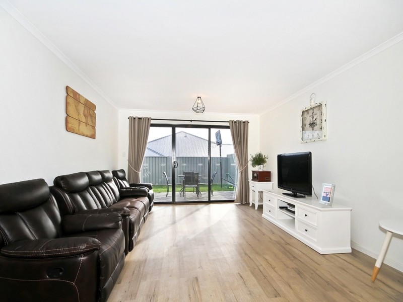 1 Buxton Road, Seaford Heights SA 5169