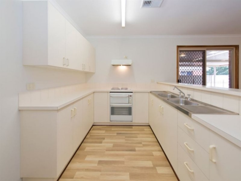 *27 Endeavour Drive, Seaford Rise SA 5169