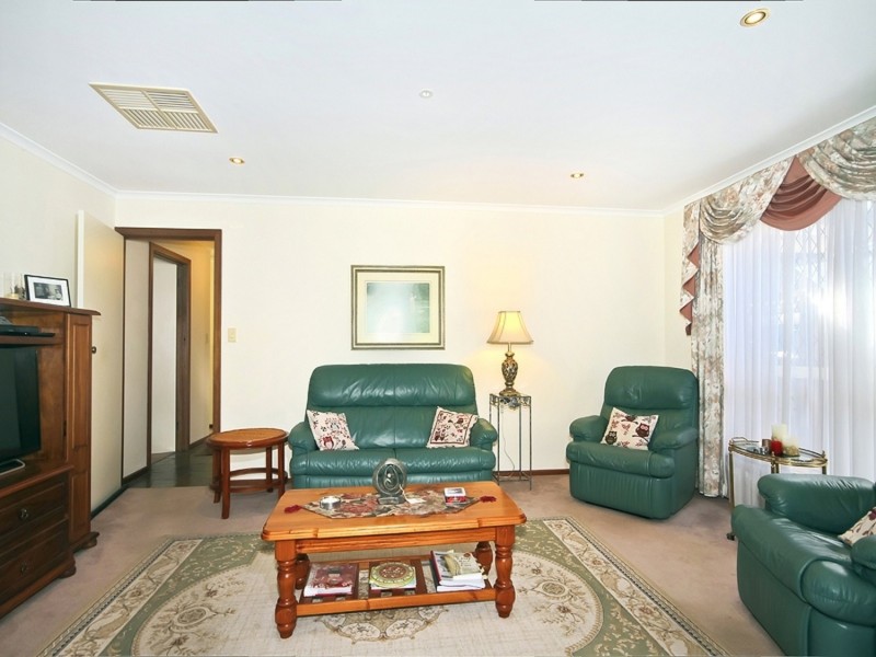 9 Gabriella Victoria Avenue, Woodcroft SA 5162