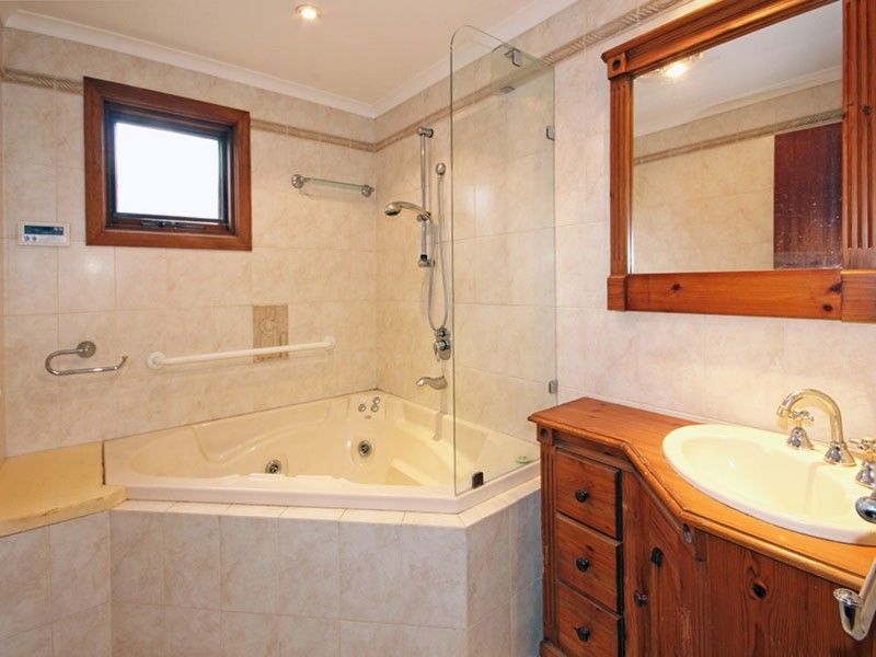 24 Darwendale Street, Huntfield Heights SA 5163