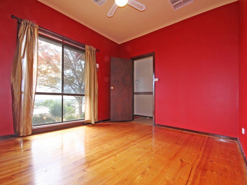 24 Darwendale Street, Huntfield Heights SA 5163