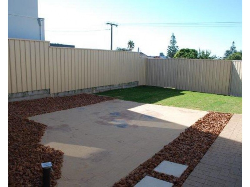 8 Saxon Avenue, Christies Beach SA 5165