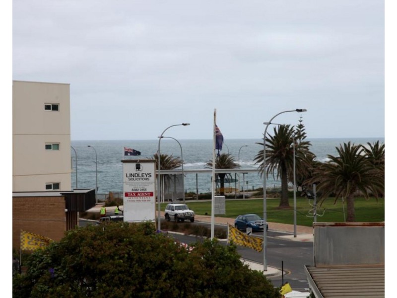 20a Beach Road, Christies Beach SA 5165