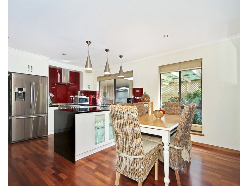 20 Lennon Drive, Woodcroft SA 5162