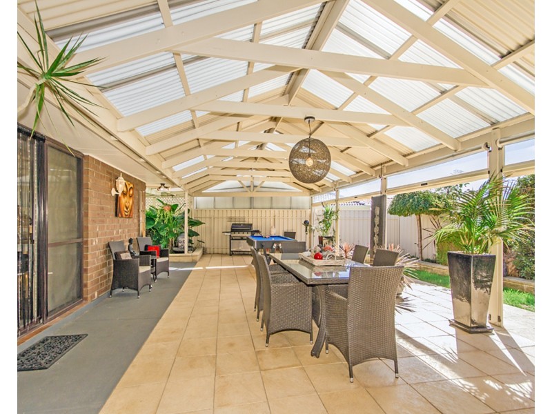 20 Lennon Drive, Woodcroft SA 5162