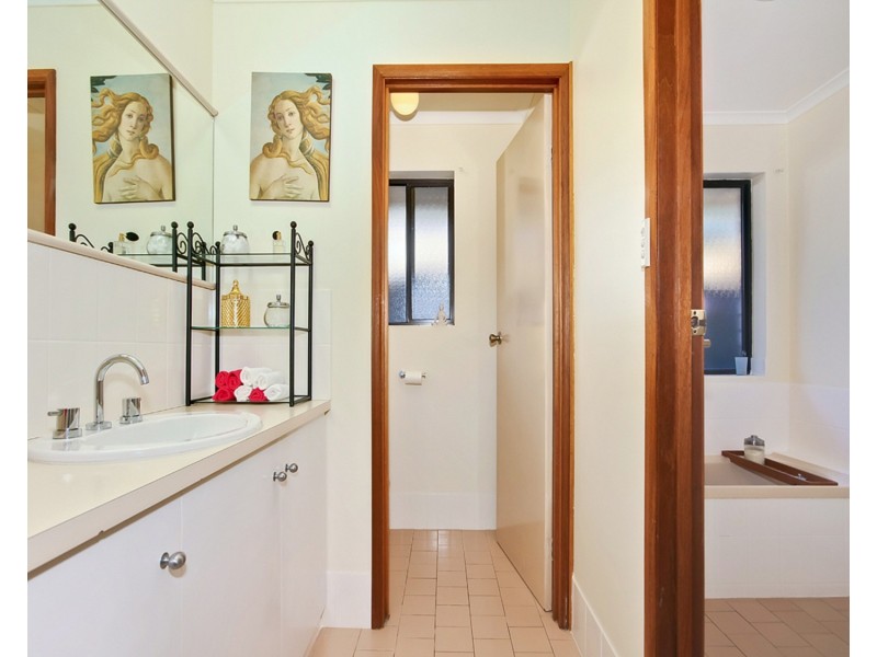 20 Lennon Drive, Woodcroft SA 5162