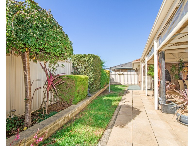 20 Lennon Drive, Woodcroft SA 5162