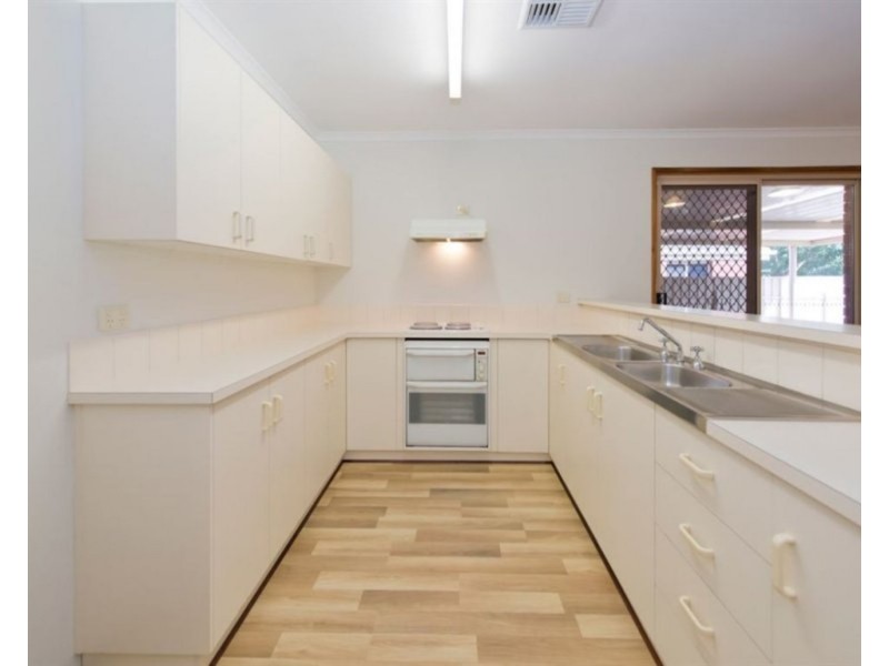 27 Endeavour Drive, Seaford Rise SA 5169