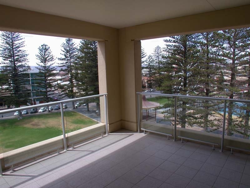 511/19 Holdfast Promenade, Glenelg SA 5045