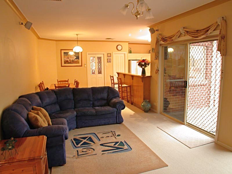 11 Skylark Close, Flagstaff Hill SA 5159