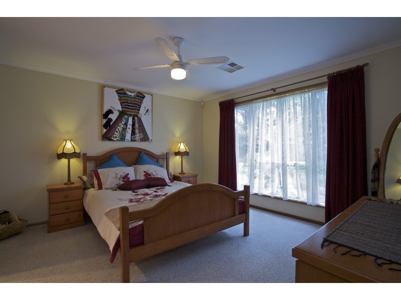 12 Lee Street, Eden Hills SA 5050