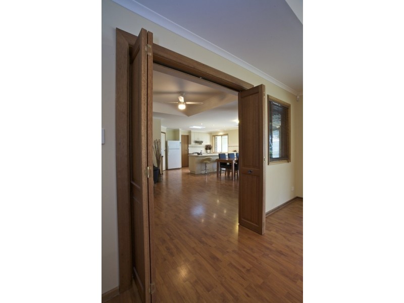 12 Lee Street, Eden Hills SA 5050
