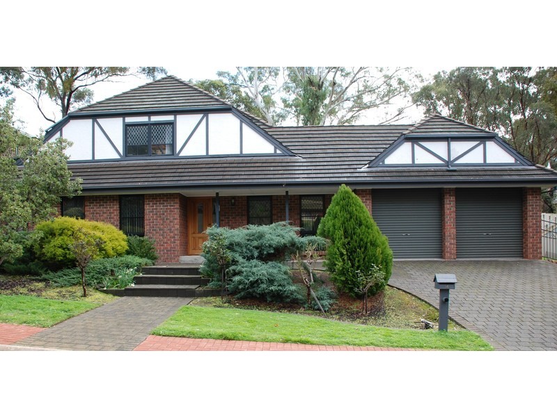 14 Woodland Grove, Aberfoyle Park SA 5159