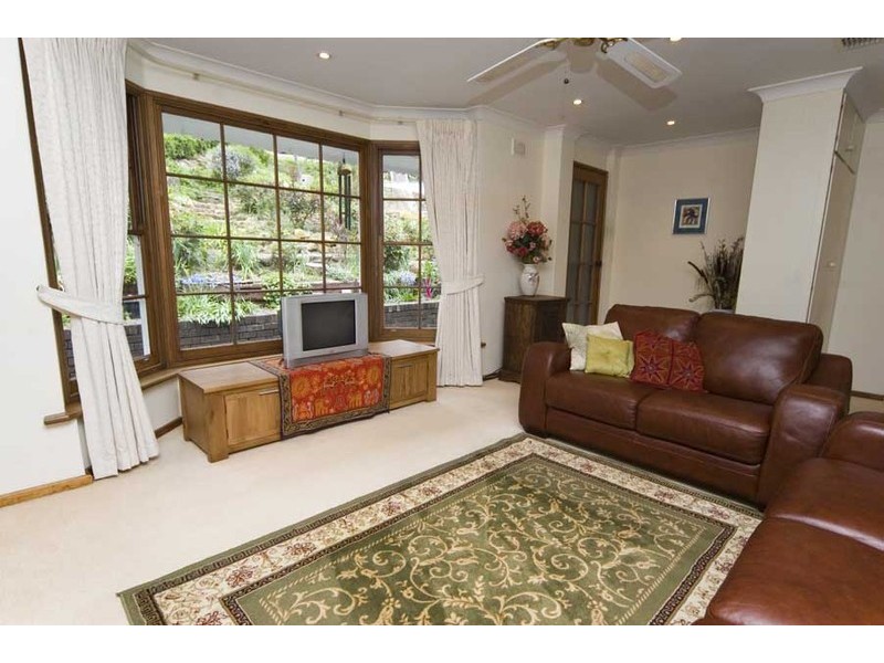 7 Rustic Avenue, Coromandel Valley SA 5051