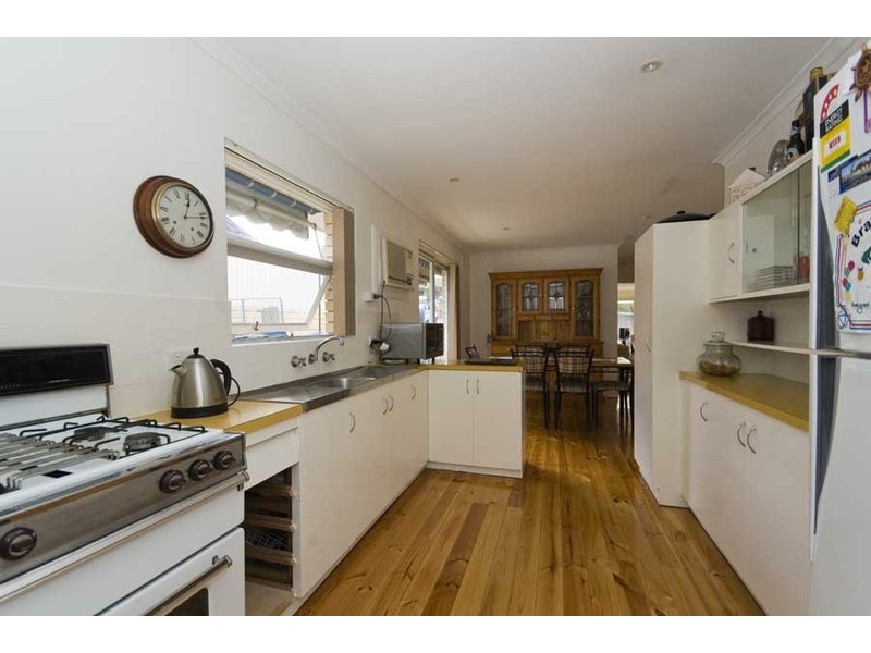 28 Ernest Crescent, Happy Valley SA 5159