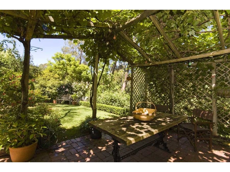 18 Avondale Road, Coromandel Valley SA 5051