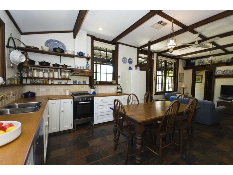 18 Avondale Road, Coromandel Valley SA 5051