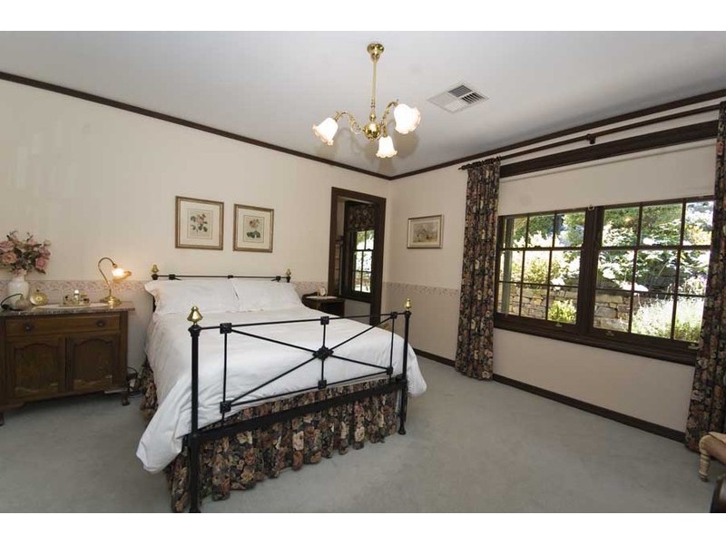 18 Avondale Road, Coromandel Valley SA 5051