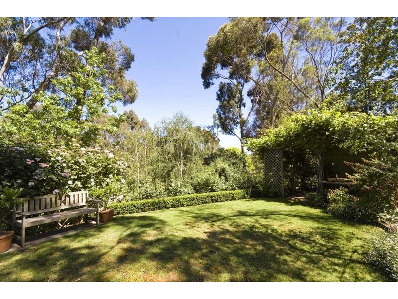 18 Avondale Road, Coromandel Valley SA 5051