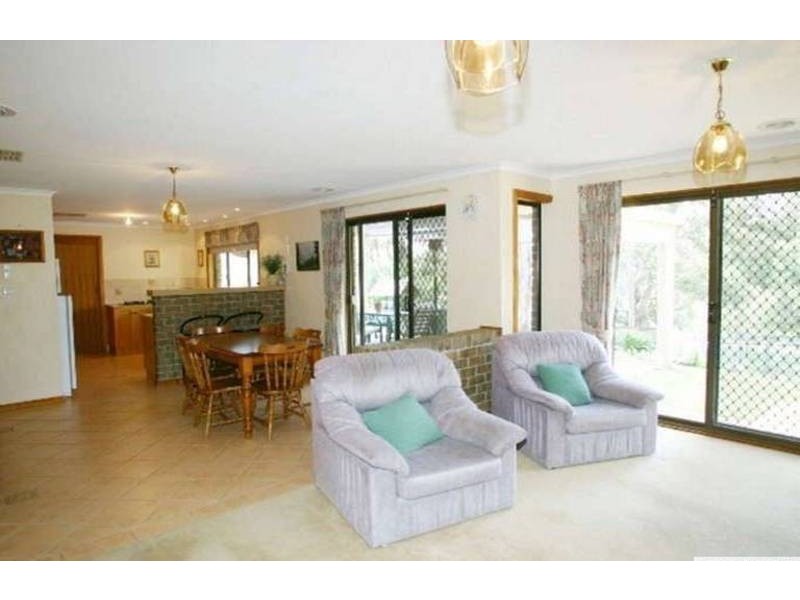 9 Monaco Circuit, Aberfoyle Park SA 5159
