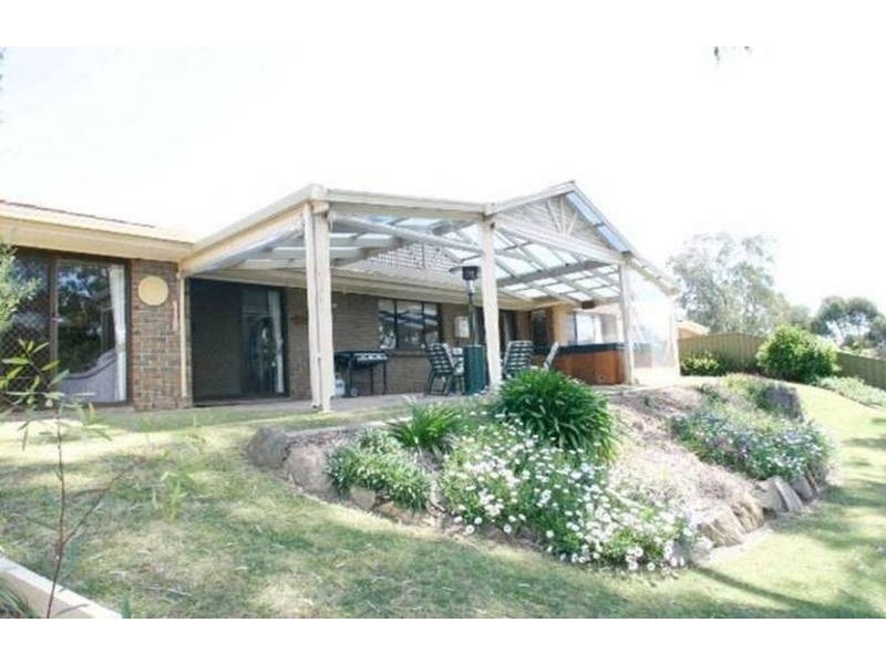 9 Monaco Circuit, Aberfoyle Park SA 5159