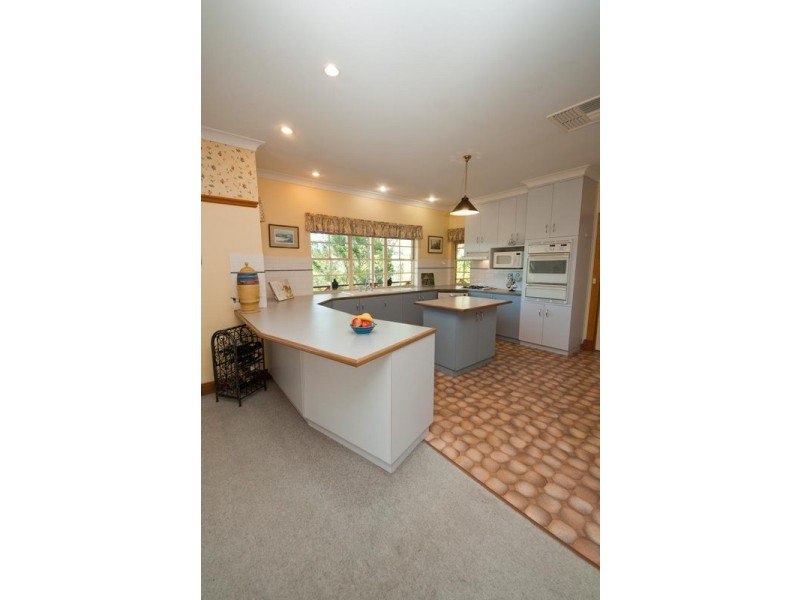 2 Sun Valley Drive, Glenalta SA 5052