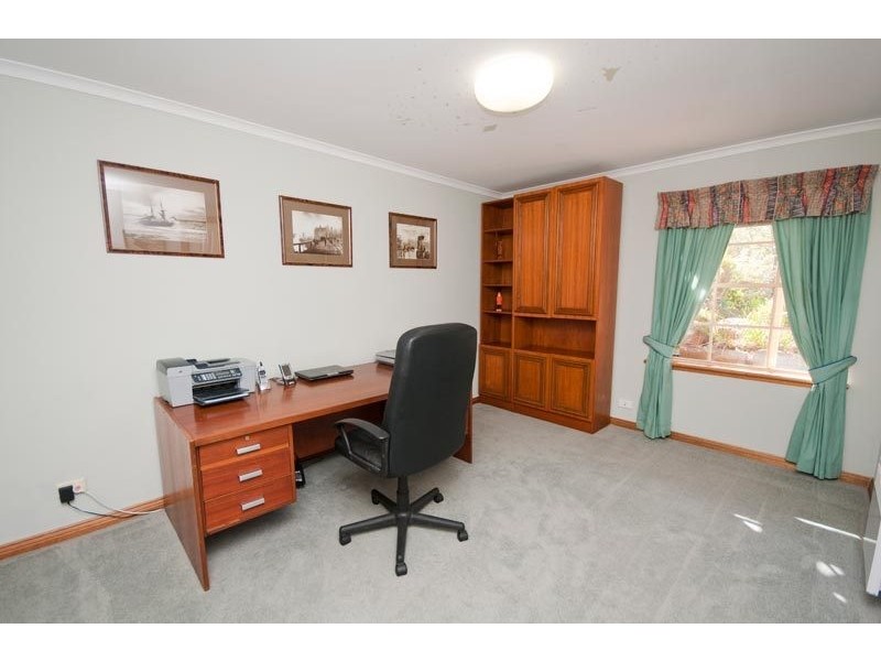 2 Sun Valley Drive, Glenalta SA 5052