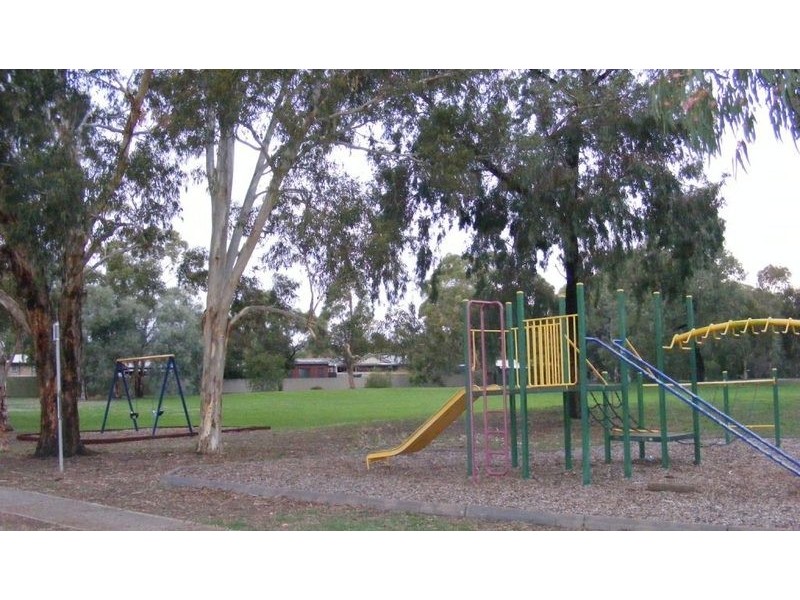 17 Jennifer Drive, Happy Valley SA 5159