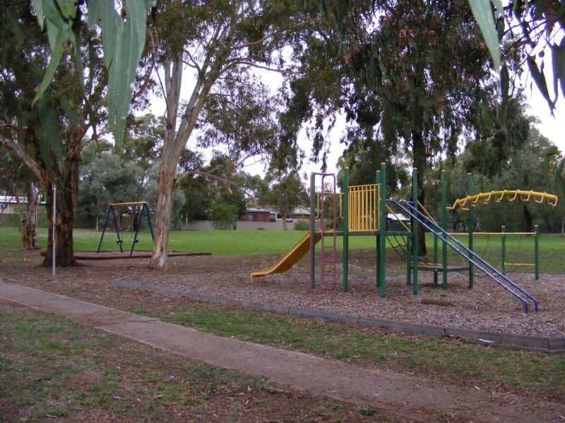 17 Jennifer Drive, Happy Valley SA 5159