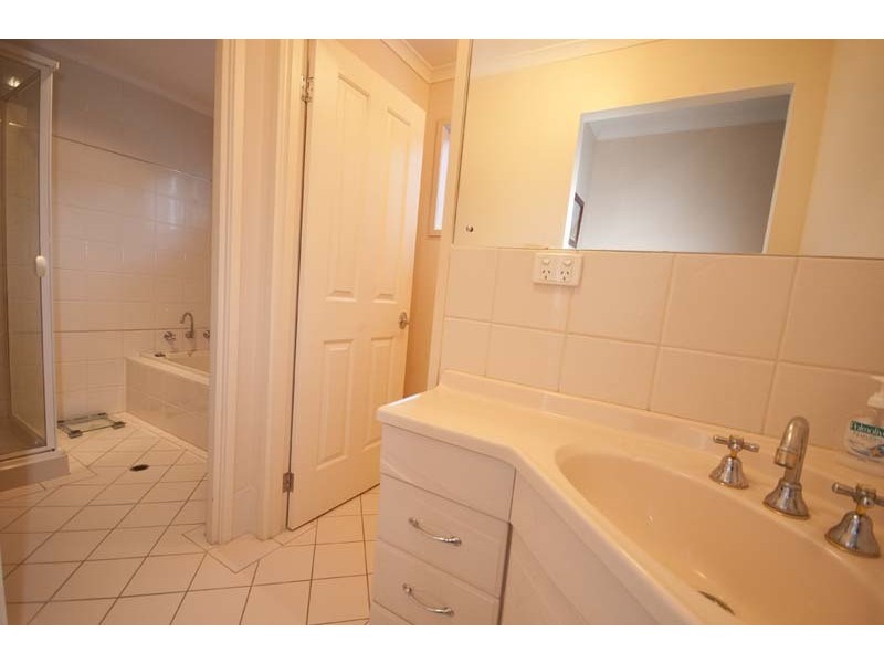5 Challenger Court, Happy Valley SA 5159