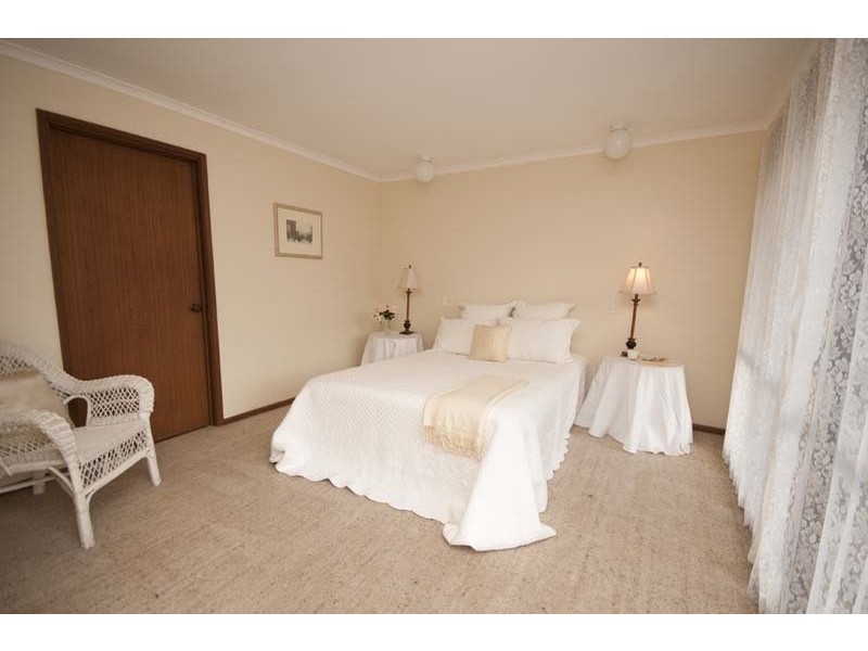 7 Oakdene Crescent, Coromandel Valley SA 5051