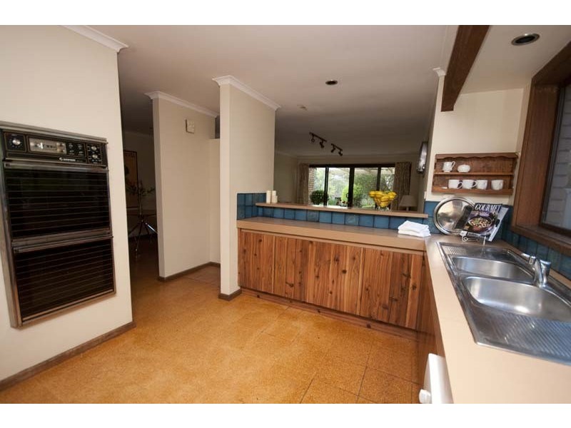 7 Oakdene Crescent, Coromandel Valley SA 5051