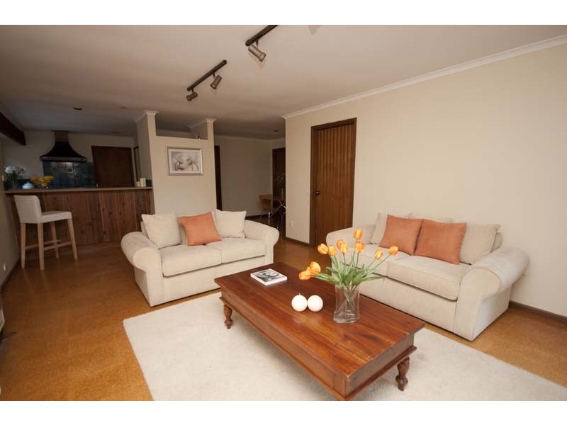 7 Oakdene Crescent, Coromandel Valley SA 5051