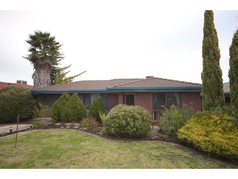 15 Hendrix Crescent, Woodcroft SA 5162