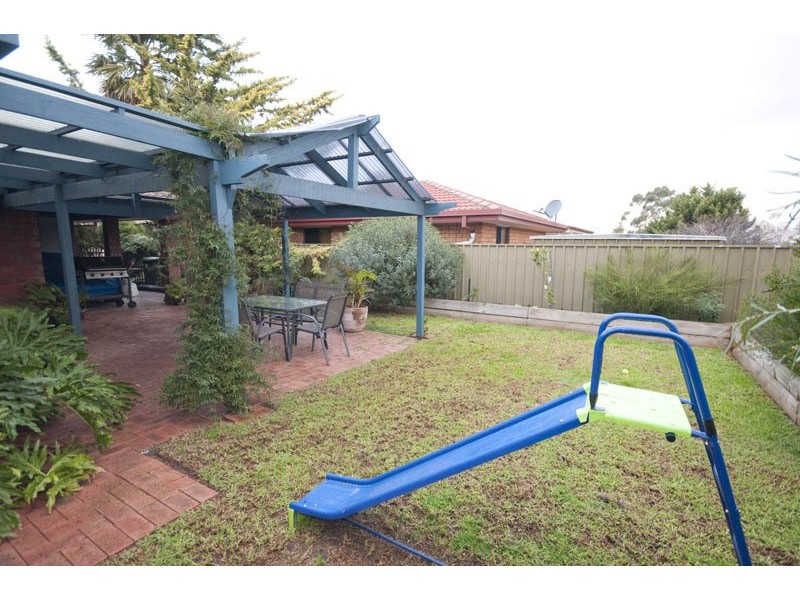 15 Hendrix Crescent, Woodcroft SA 5162