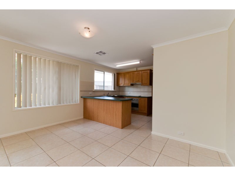 25 Whiteley Drive, Trott Park SA 5158