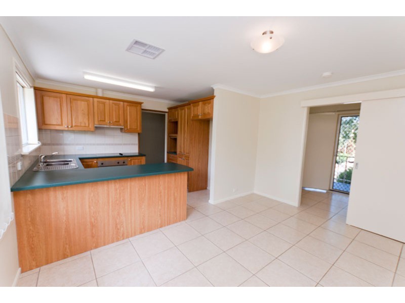 25 Whiteley Drive, Trott Park SA 5158