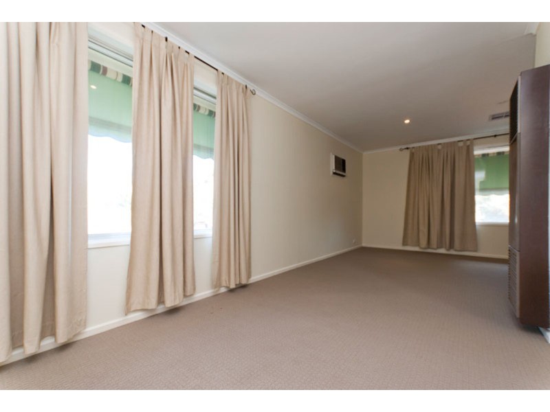 25 Whiteley Drive, Trott Park SA 5158