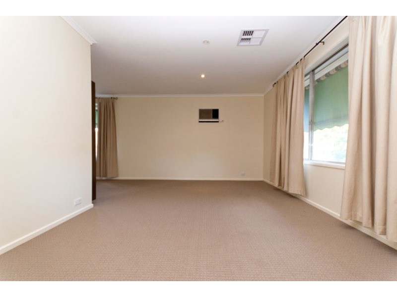 25 Whiteley Drive, Trott Park SA 5158