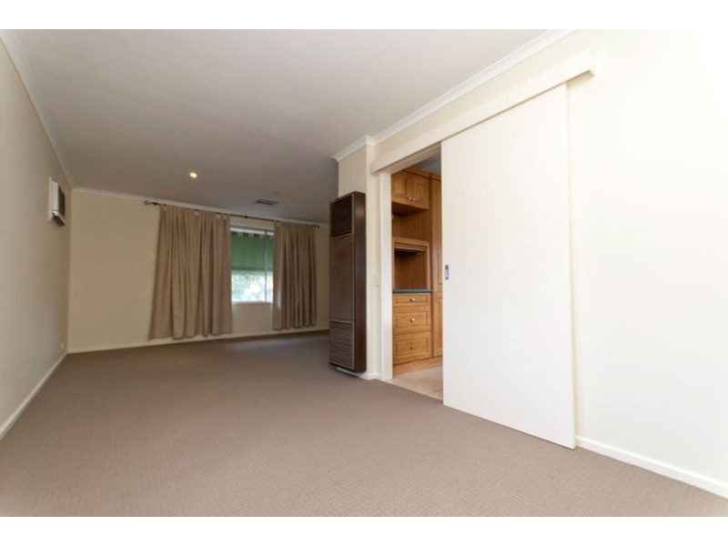 25 Whiteley Drive, Trott Park SA 5158